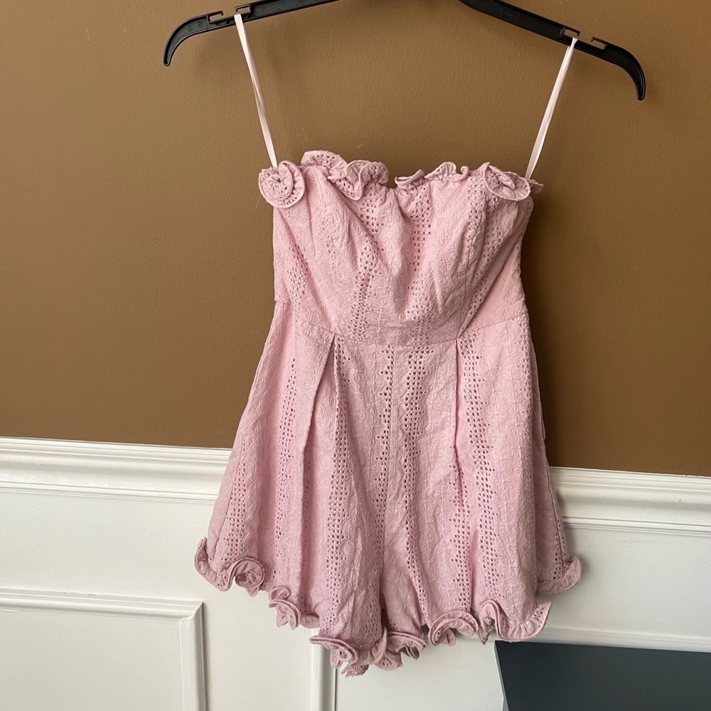 Daphne Debbie Women’s Pink Strapless Romper Frill Trim Size Small Blush Eyelet - Picture 6 of 10